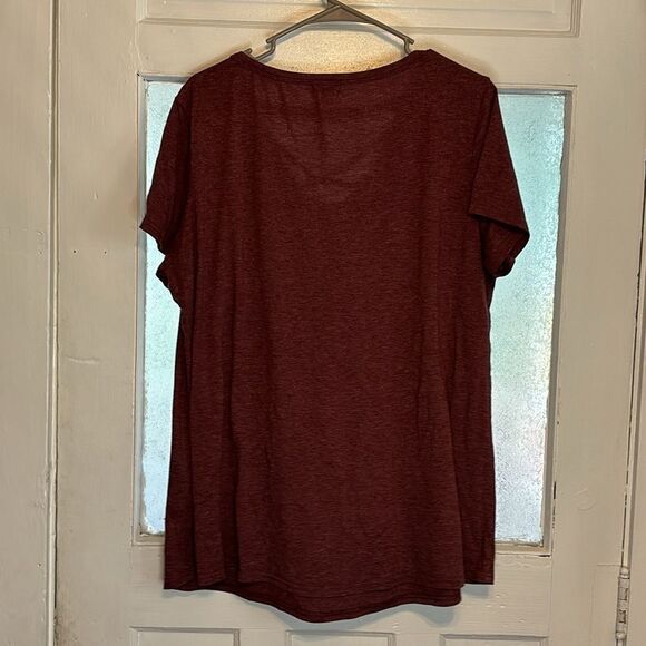 Women’s Burgundy Red Short Sleeve Tshirt with criss cross on chest size XXL - Picture 8 of 8